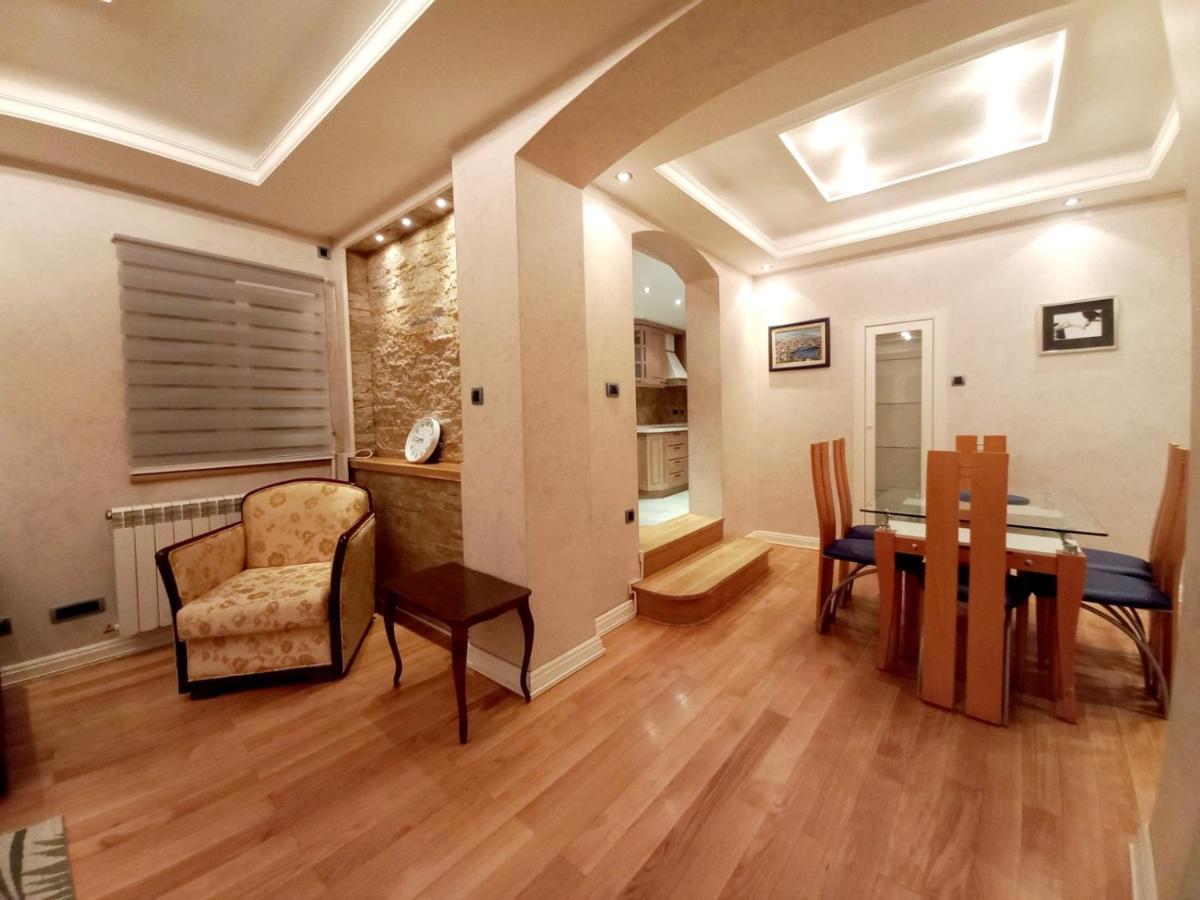 Alex Lux Lägenhet Belgrad Exteriör bild