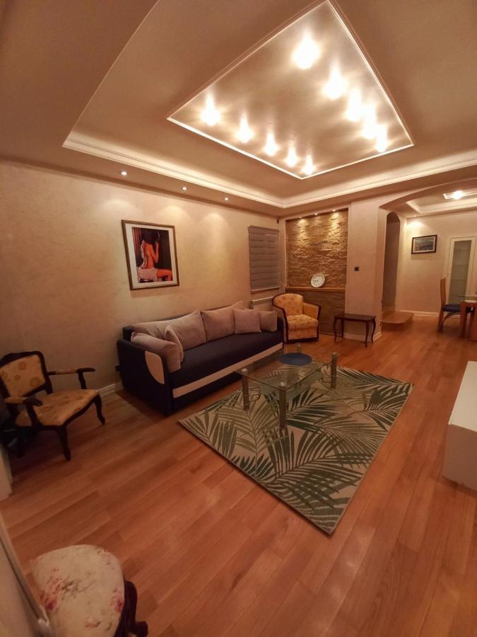 Alex Lux Lägenhet Belgrad Exteriör bild